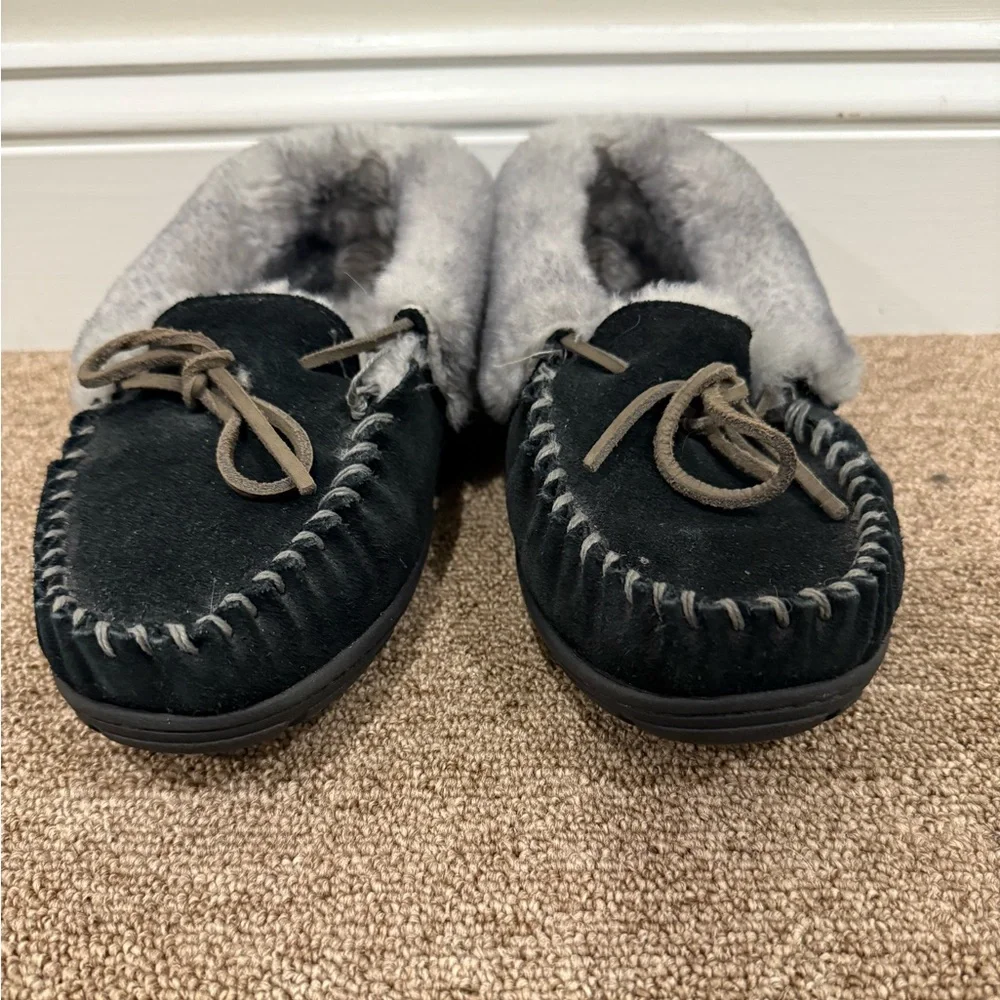 L.L. Bean Wicked Good Black Moccasins, Woman’s size 8 - Picture 2 of 7